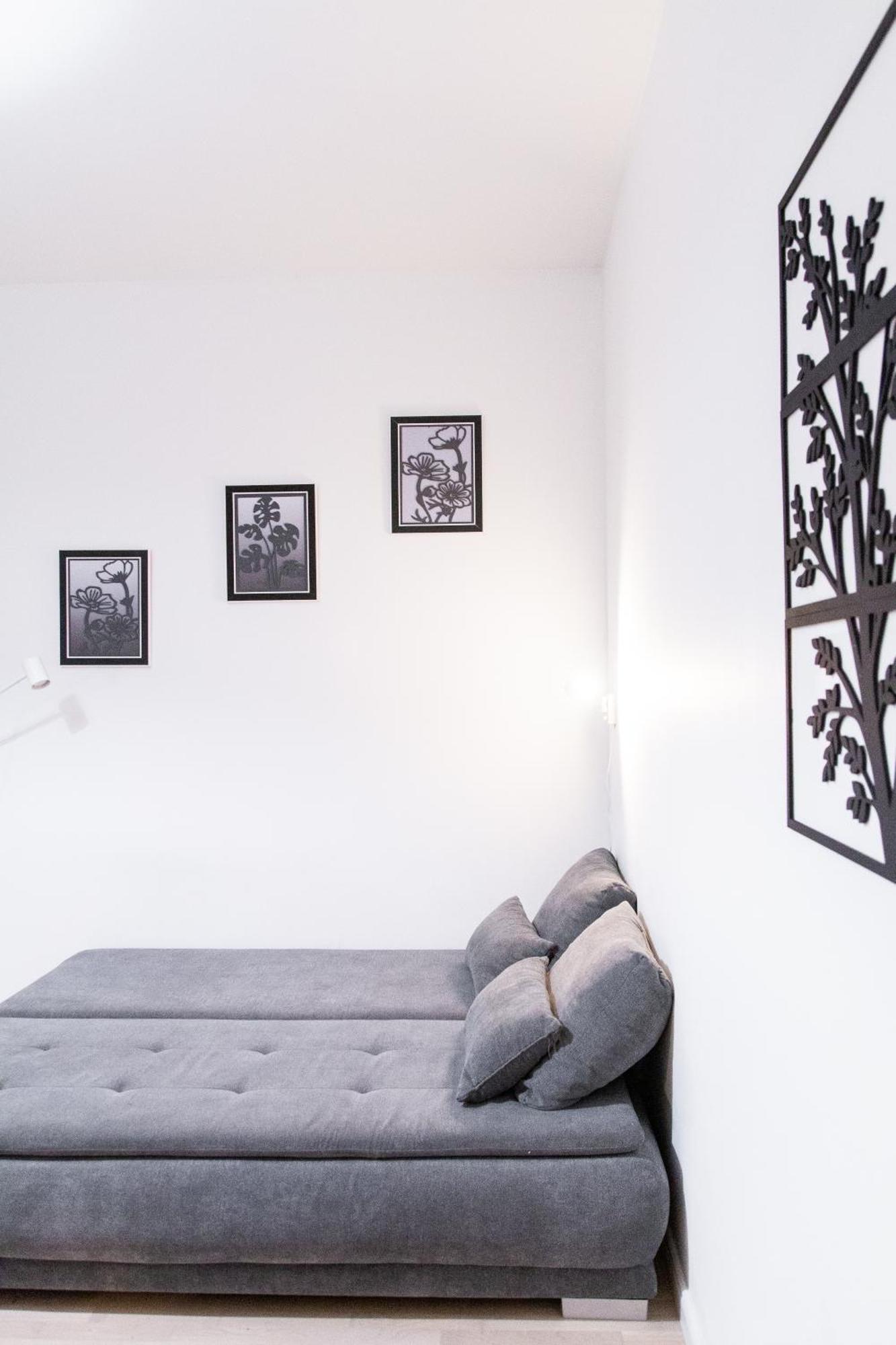 Cozy Minimalist Retreat In The Heart Of Apartment Prague