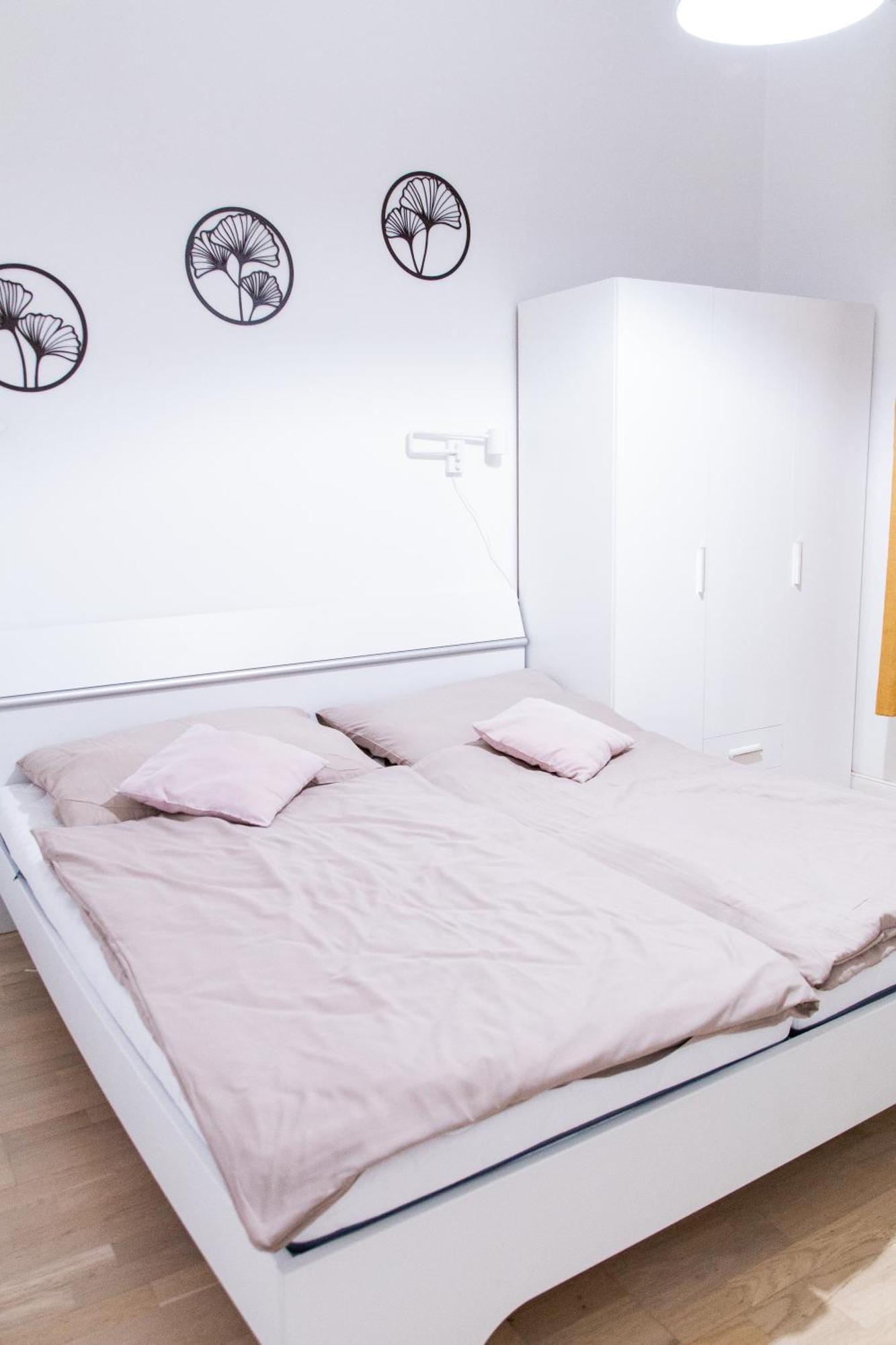 Apartment Cozy Minimalist Retreat In The Heart Of